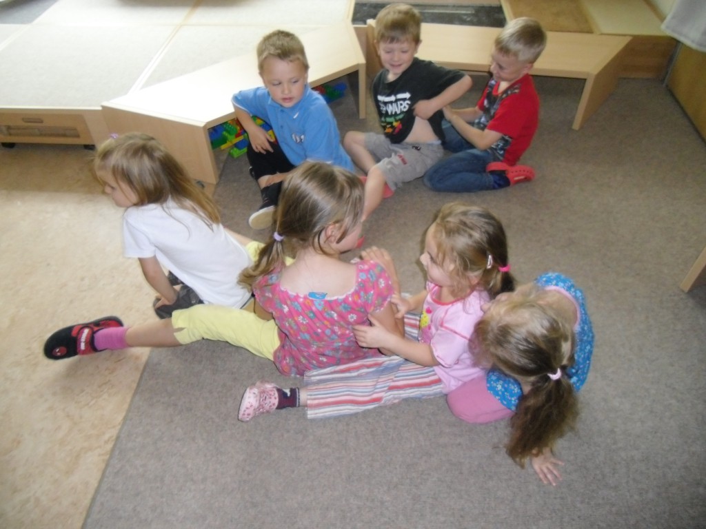 Altersentsprechende gestaltete Mittagsruhe Familienzentrum Schreppenberg Altersentsprechende gestaltete Mittagsruhe Familienzentrum Schreppenberg